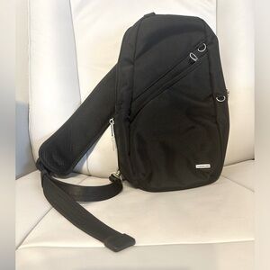 Travelon Anti-Theft Classic Sling Bag, Black, One Size